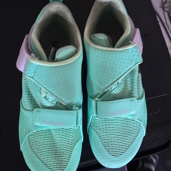 Nike Cycling Shoes - Picture 2 of 3